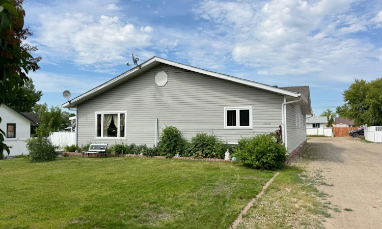 10208 113 Street