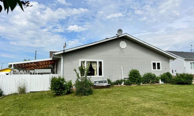 10208 113 Street