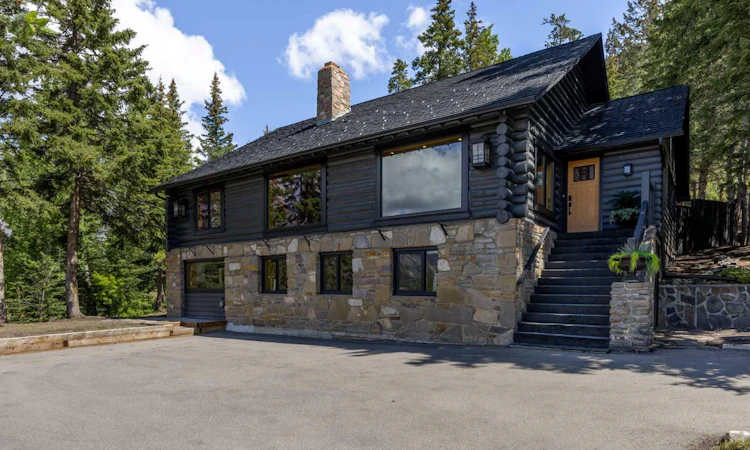 212 St. Julien Road