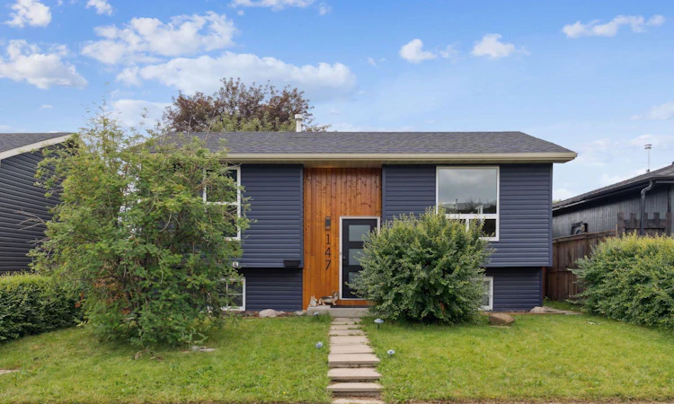147 Falchurch Crescent NE