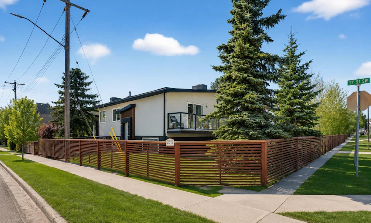 3-2815 17 Street SW