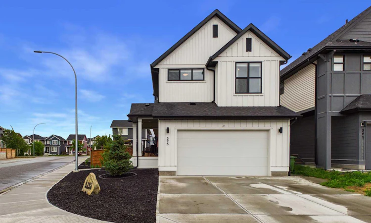395 Copperhead Way SE