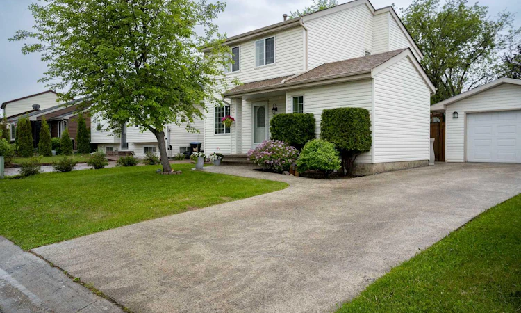 166 Bird Crescent
