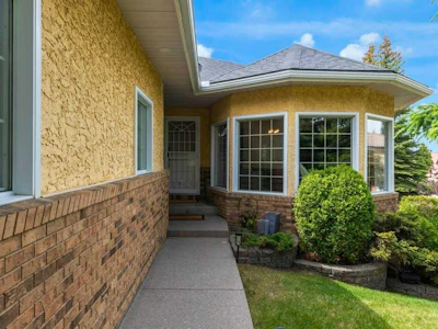 63 Edenstone Way NW - 2
