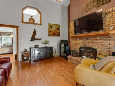 63 Edenstone Way NW - 2