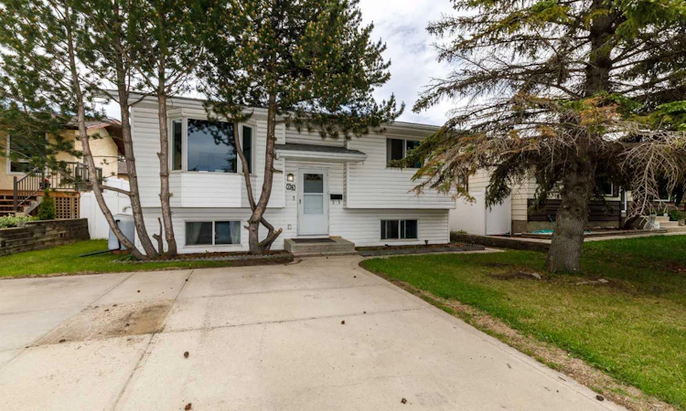 63 Mclevin Crescent