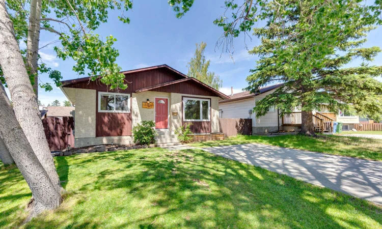 727 Ranchview Circle NW