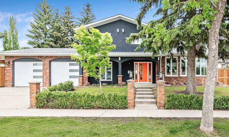 263 Silvergrove Place NW