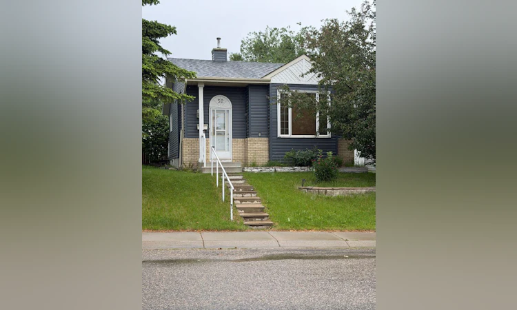 52 Covington Road NE