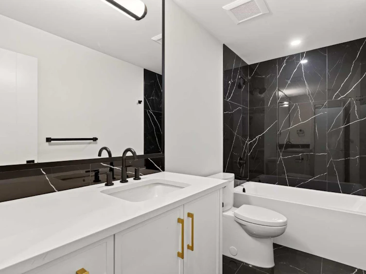 727 15 Street NW, Calgary, AB, T2N 2B3 - 46