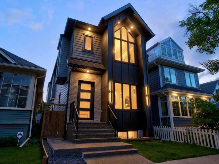 727 15 Street NW, Calgary, AB, T2N 2B3 - 2