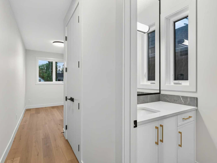 727 15 Street NW, Calgary, AB, T2N 2B3 - 35