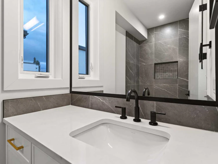 727 15 Street NW, Calgary, AB, T2N 2B3 - 36