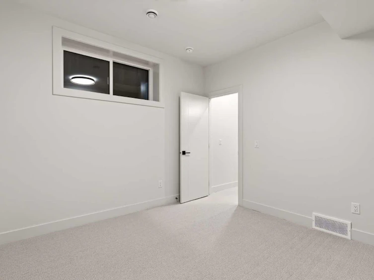 727 15 Street NW, Calgary, AB, T2N 2B3 - 48