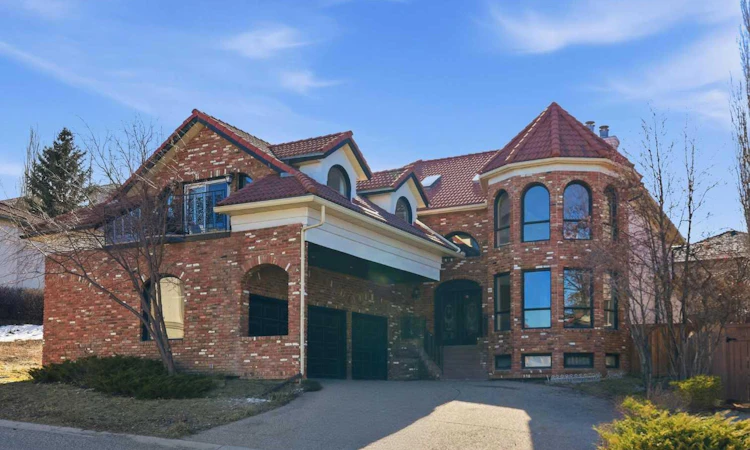 91 Patterson Crescent SW