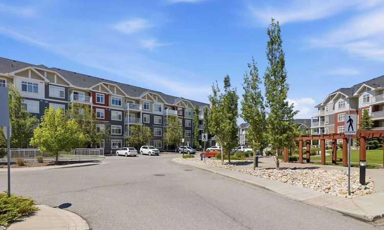 6114-155 Skyview Ranch Way NE