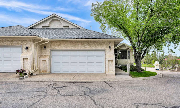 8 Edgepark Villas NW
