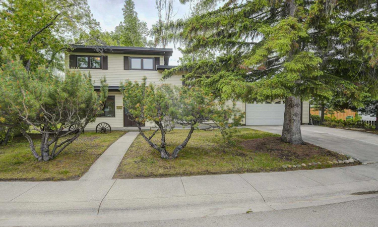 1135 Southglen Drive SW