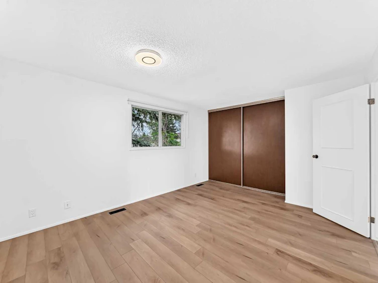 10 Erin Ridge Place SE, Calgary, AB, T2B 2W8 - 13