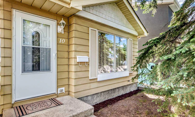 10 Erin Ridge Place SE