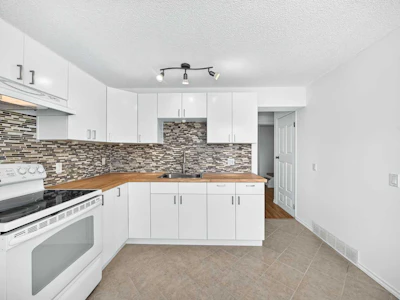 10 Erin Ridge Place SE - 5