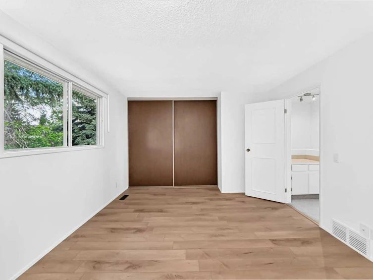 10 Erin Ridge Place SE, Calgary, AB, T2B 2W8 - 14