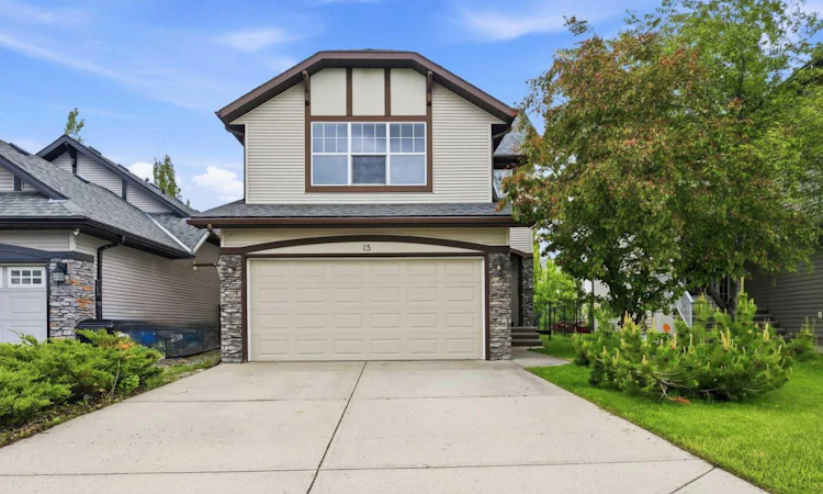 15 Cougarstone Court SW