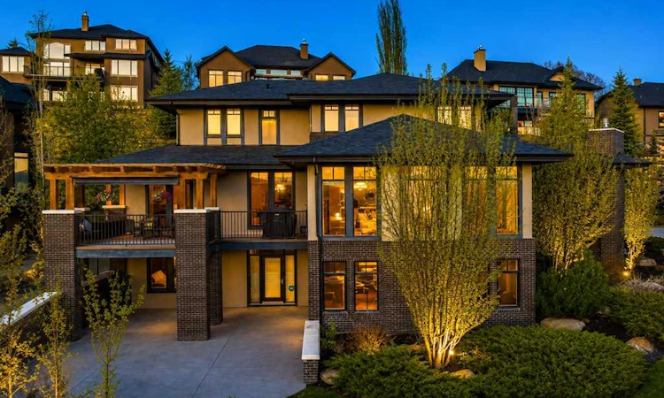 16 Spring Valley Way SW