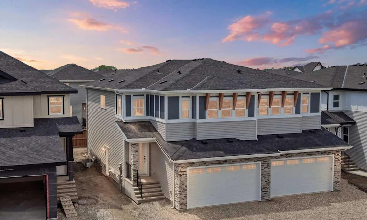 439 Kinniburgh Loop