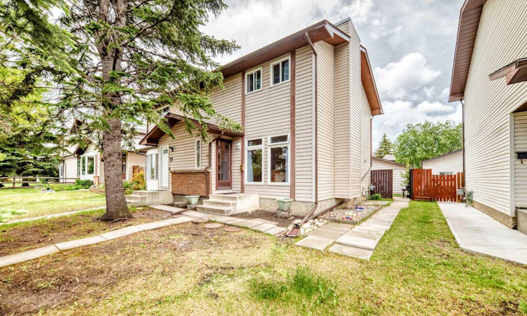 75 Cedardale Crescent SW