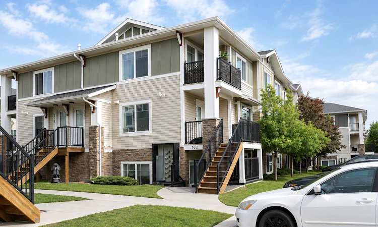 166-300 Marina Drive