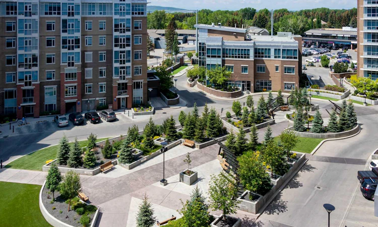 206-16 Varsity Estates Circle NW