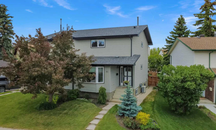81 Strathcona Crescent SW