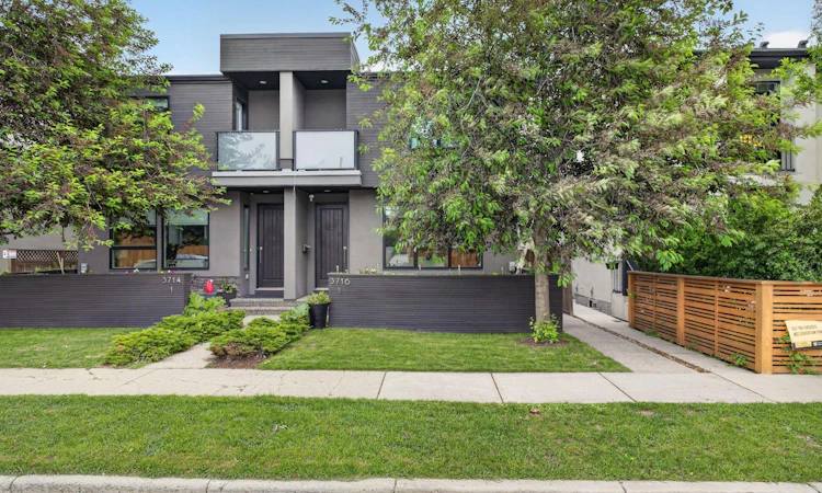 2-3716 16 Street SW