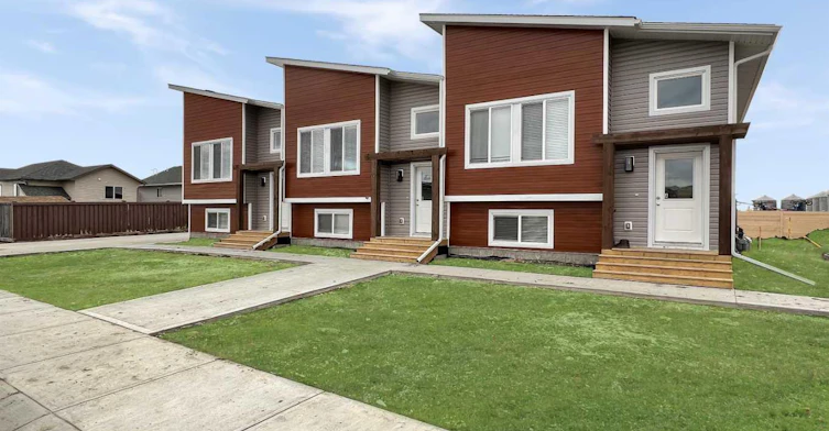 B-9549 114 Avenue, County of Grande Prairie, AB, T8X 0W7