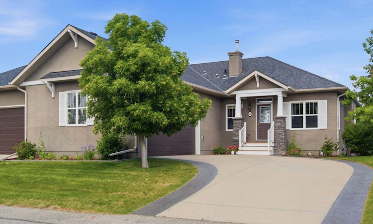 25 Ravine Drive