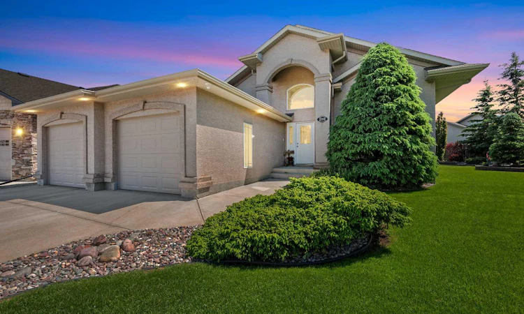 2201 59a Avenue Close