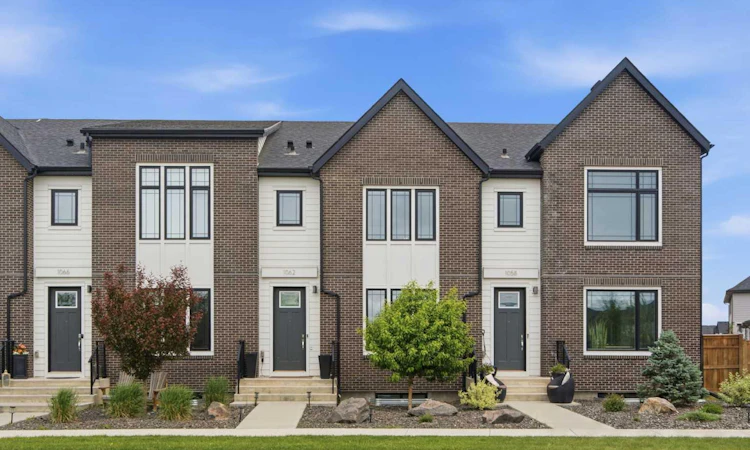 1062 Harmony Parade