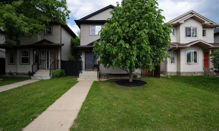 138 Rattlepan Creek Crescent
