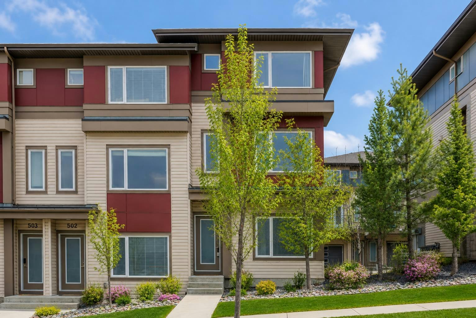 500-501 River Heights Drive, Cochrane, AB, T4C 2L3