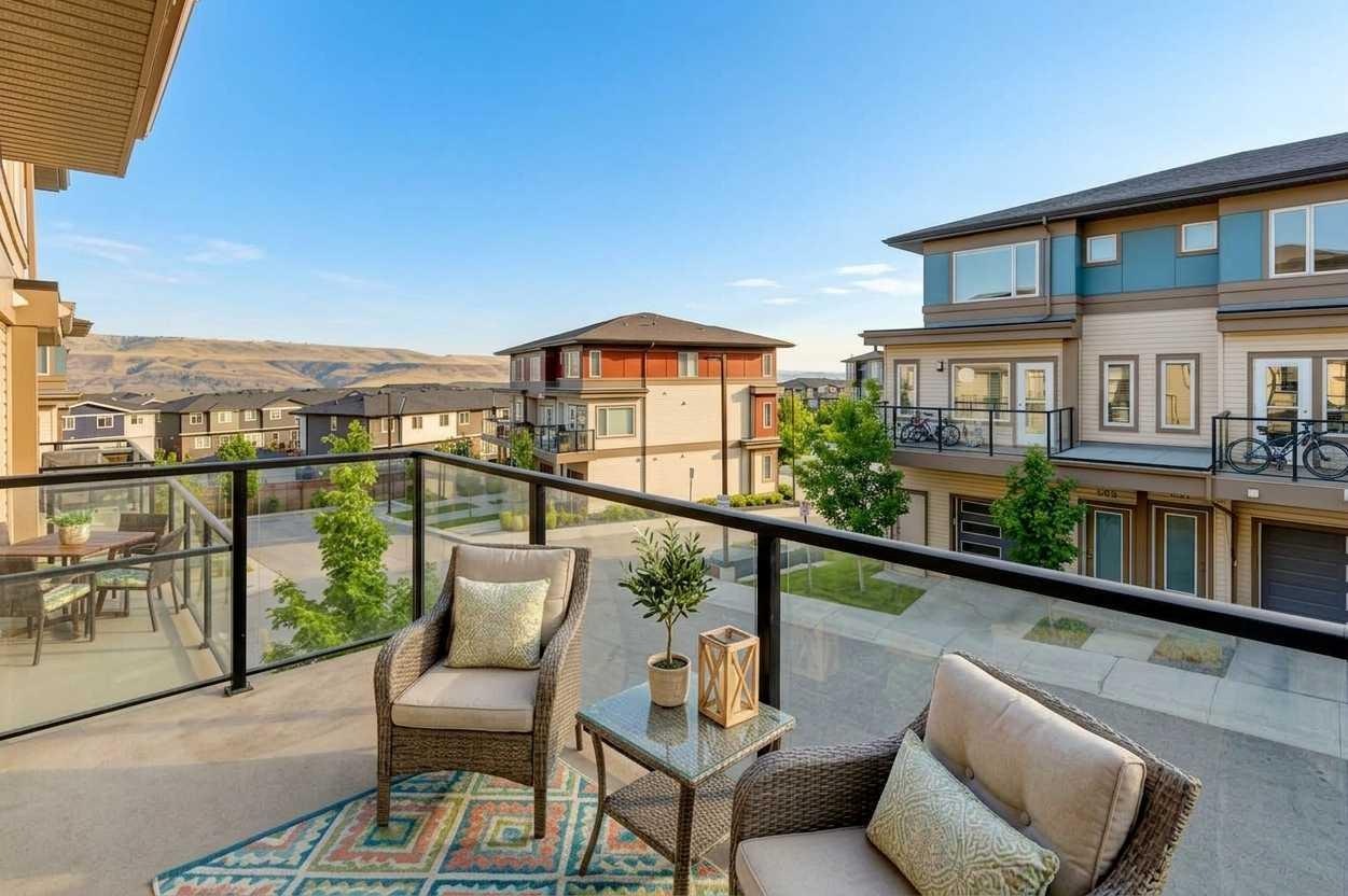 500-501 River Heights Drive, Cochrane, AB, T4C 2L3