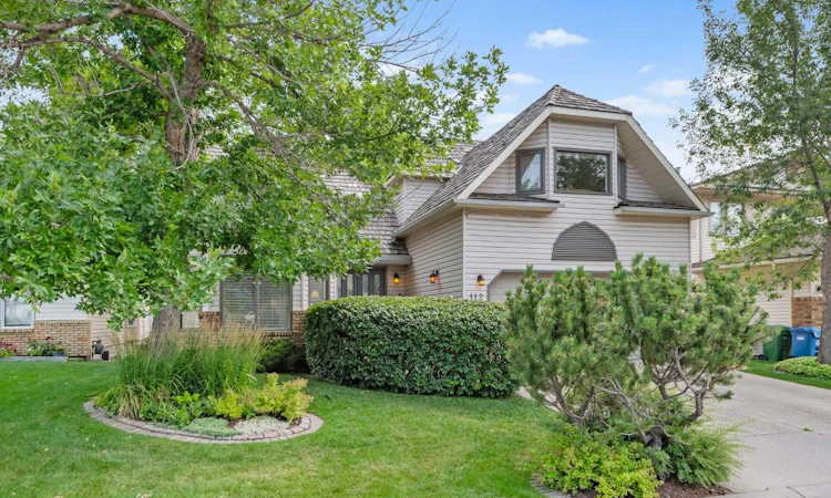 112 Hawkford Crescent NW