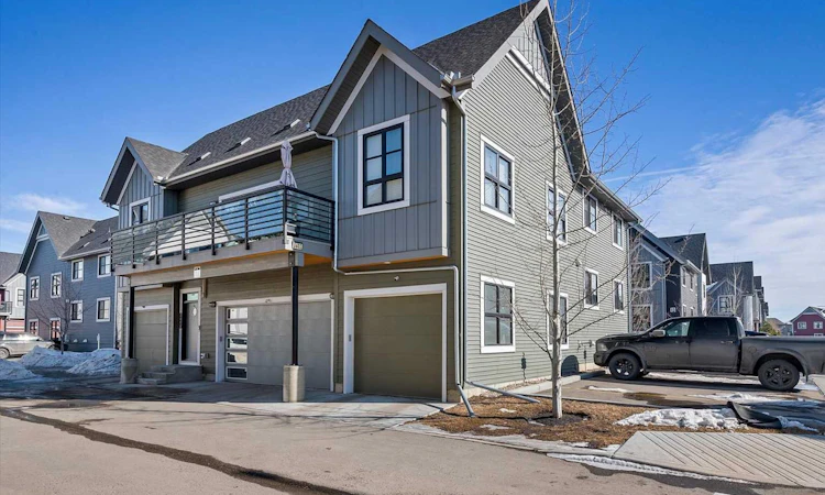 3401-100 Walgrove Court SE