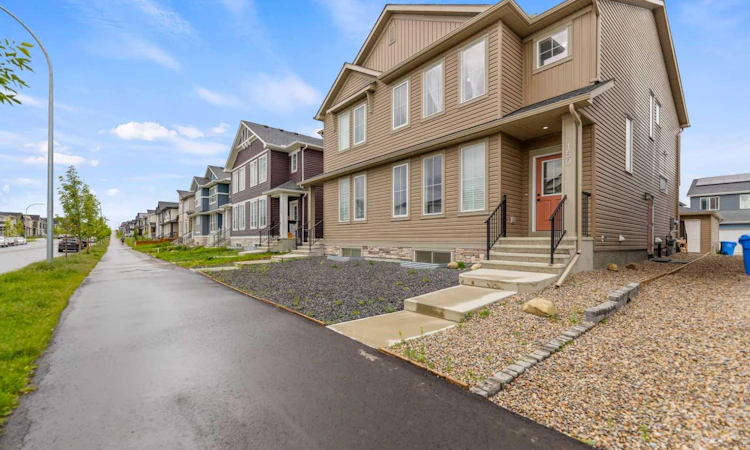 150 Ambleton Drive NW