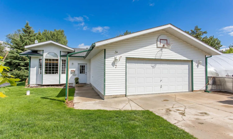 25, 41124 Range Road 282