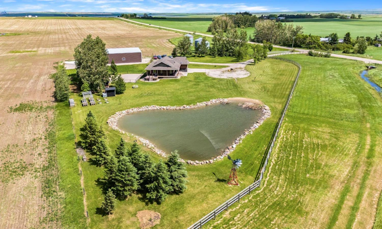 252042 Township Road 230