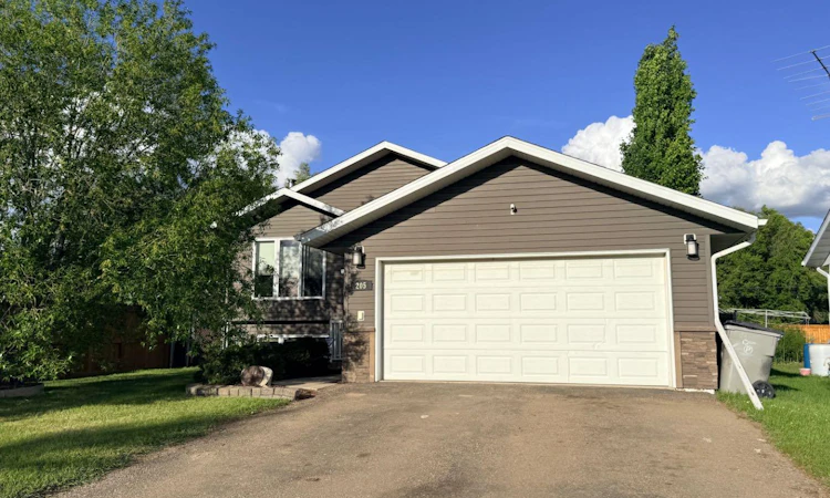 205 4 Street W