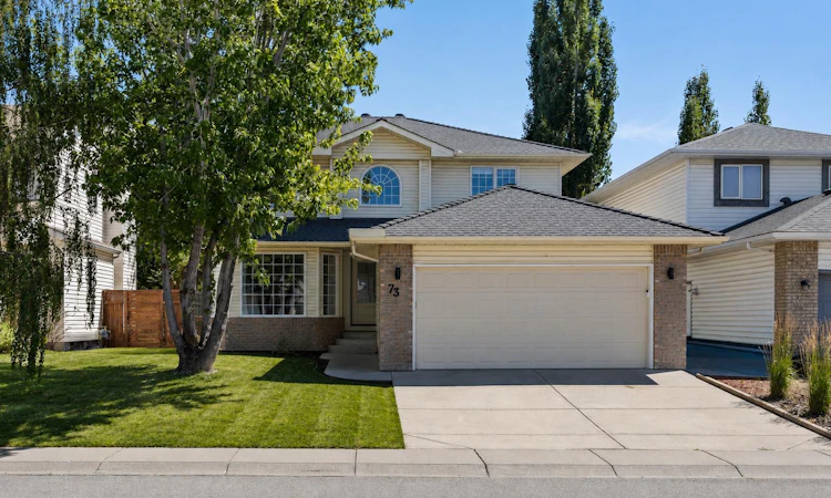 73 Riverview Close SE