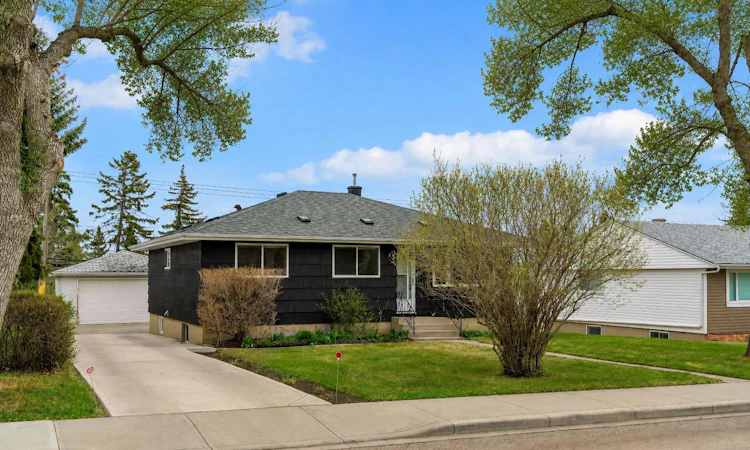 254 Hendon Drive NW