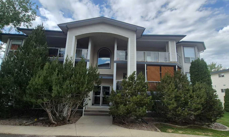 212-23 Chilcotin Lane W